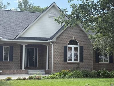 909 Overhill Rd, Manhattan, KS, 66503