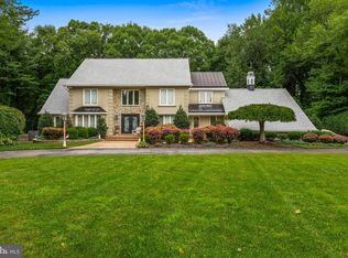 60 Gardens Ave, Berlin, NJ 08009