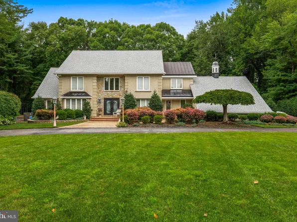 60 Gardens Ave, Berlin, NJ 08009