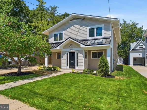 2709 12th St S, Arlington, VA 22204