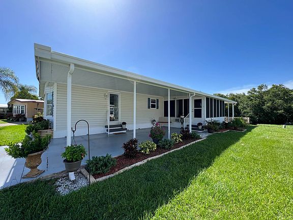 3rd image of 3243 Bay Oaks Dr