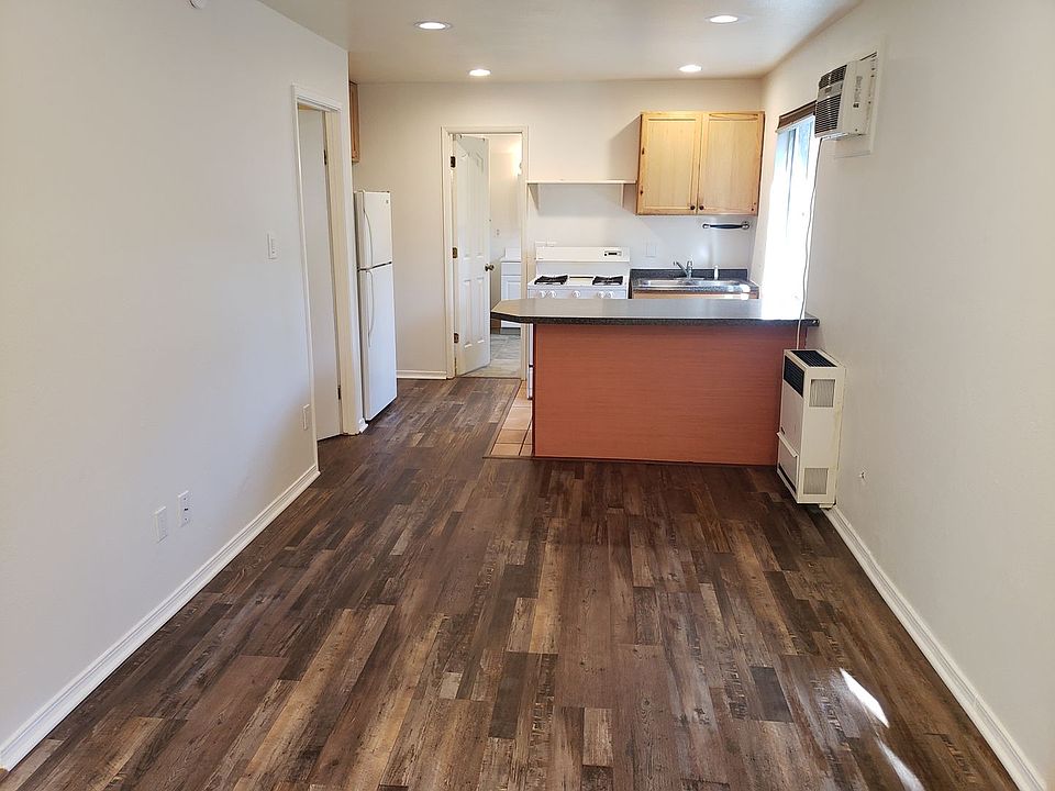 1st image of 2910 Morseman Ave