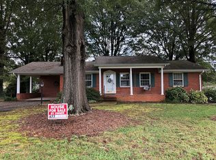 1009 Abbott St, Yadkinville, NC 27055