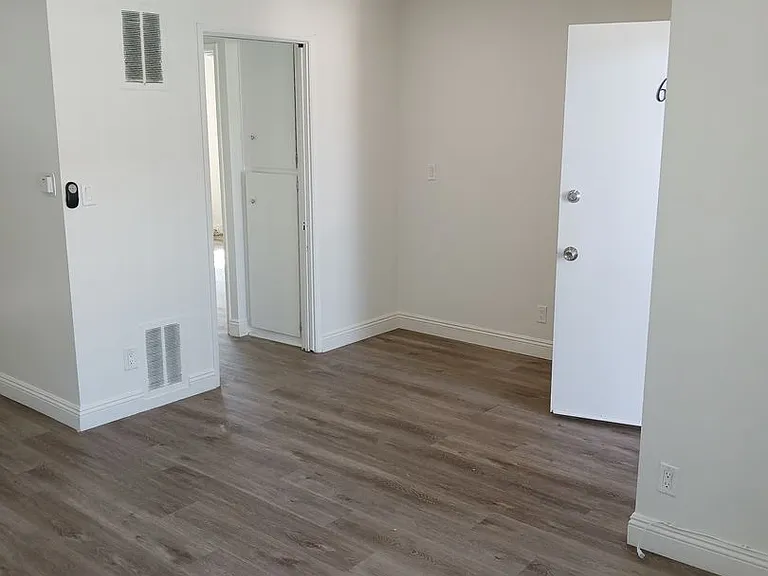 5532 Harold Way — Photo 4