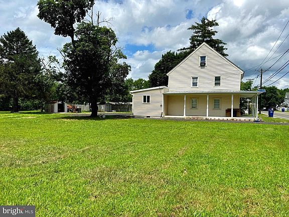 3rd image of 517 Ridge Rd