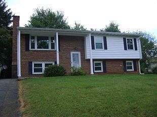 For Sale: 643 Dillon Dr, Vinton, VA 24179