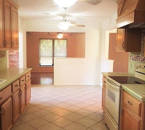 5th image of 3007 NE Kingsbriar Dr