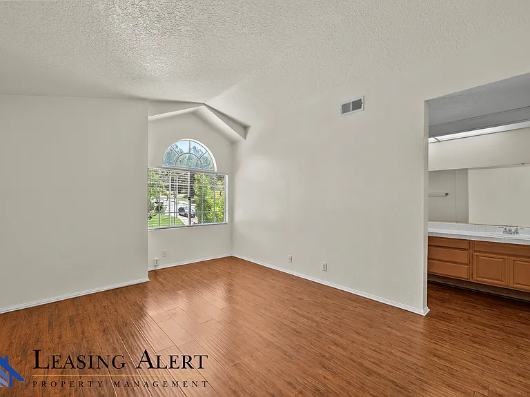 27653 Myrin Ct — Photo 11