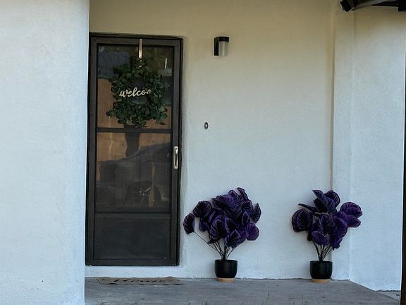 2nd image of 110 Encino St
