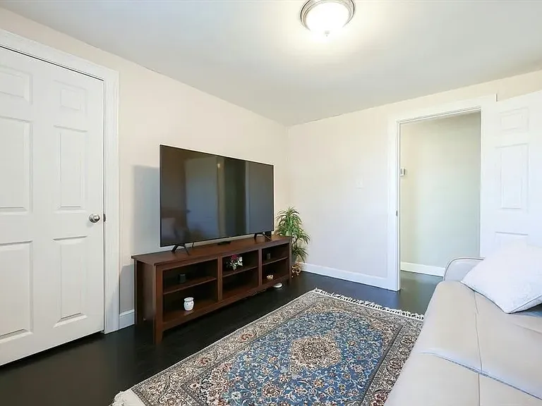 44 S Bedford St — Photo 24