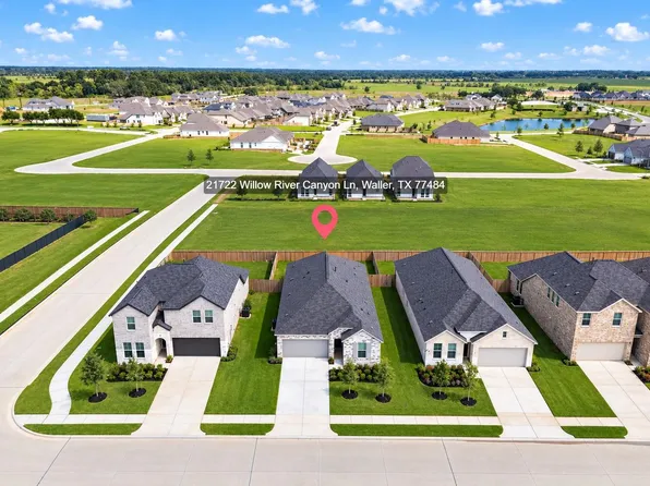 21722 Willow River Canyon Ln, Waller, TX 77484