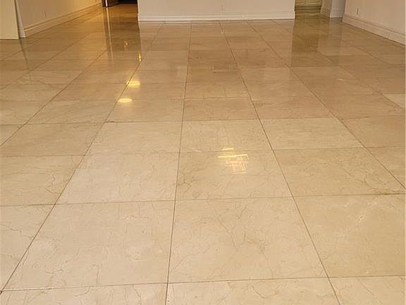 2nd image of 10660 Wilshire Blvd APT 309