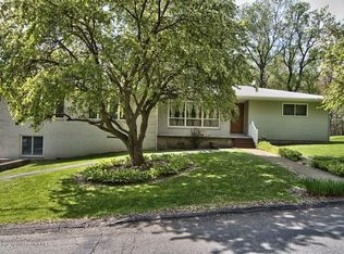 17 Number 7 Rd, Carbondale, PA 18407