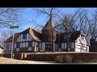 3225 Saddlehorn Dr, Lawrence, KS 66049