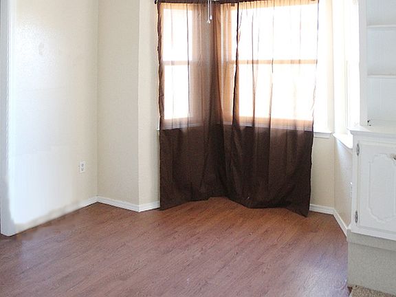 4th image of 312 SW 72nd St