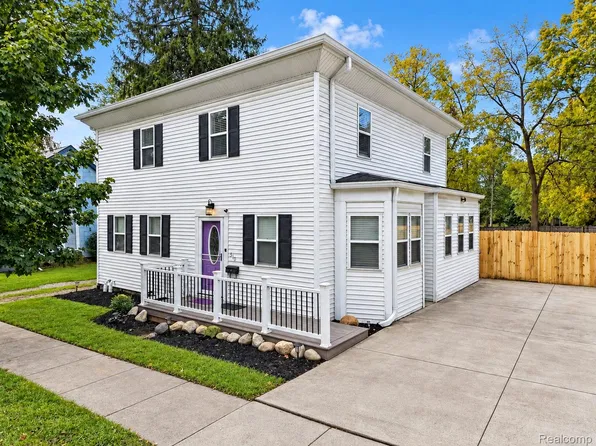 510 S Michigan Ave, Howell, MI 48843