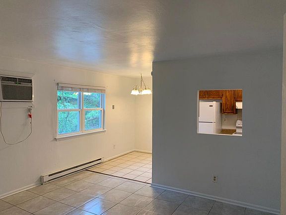 4th image of 9625 Grove Ave #B