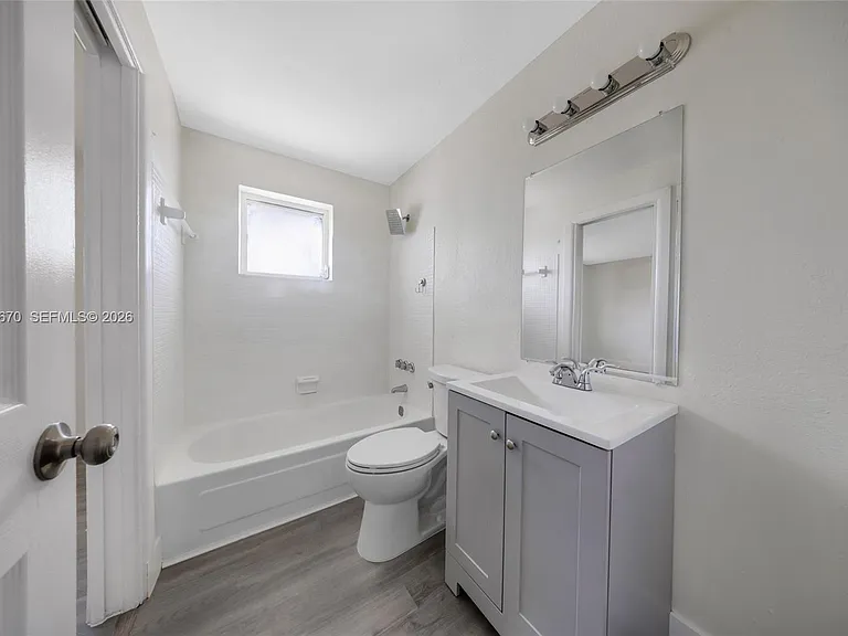 2520 NW 2nd Dr — Photo 15