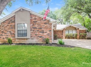 2407 Springridge Dr, Arlington, TX 76014