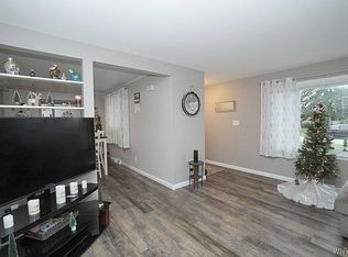 216 N Harvest St, Williamsville, NY 14221