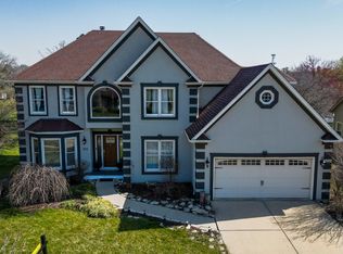 818 Clarendon Ln, Aurora, IL 60504