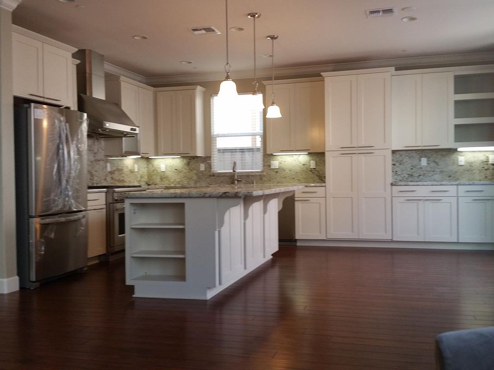 1st image of 6024 Charlotte Dr