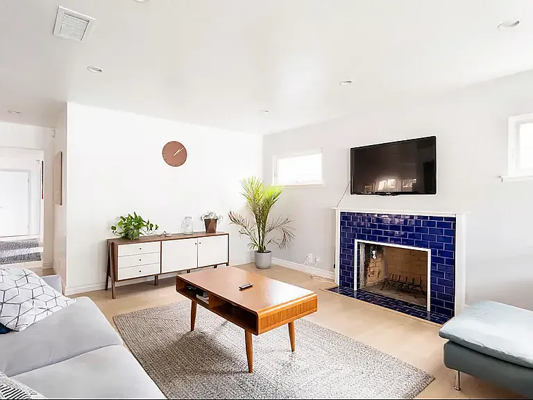 4 bed, 1400 sqft, $4,650 — Photo 2