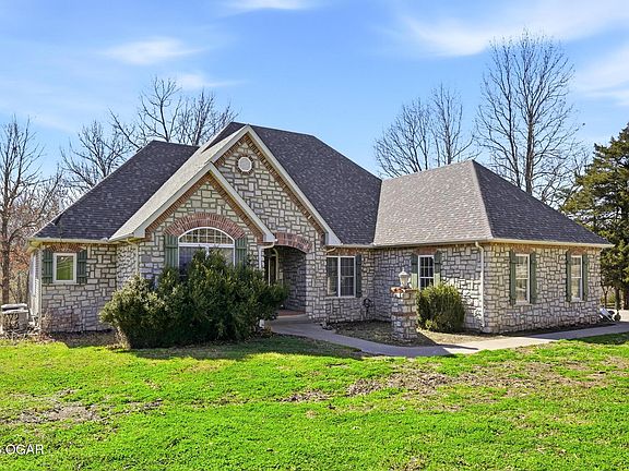 4th image of 485 Jaguar Rd