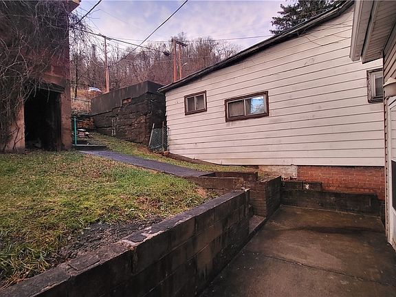 4th image of 4685/4687 Harrison St