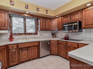 1016 Prestwick Dr, Frankfort, IL 60423