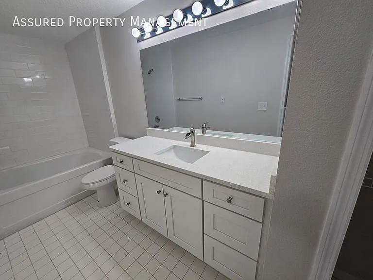 5578 Metrowest Blvd #102 — Photo 12
