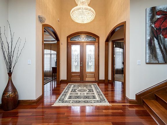 3rd image of 5373 N Shore Pl