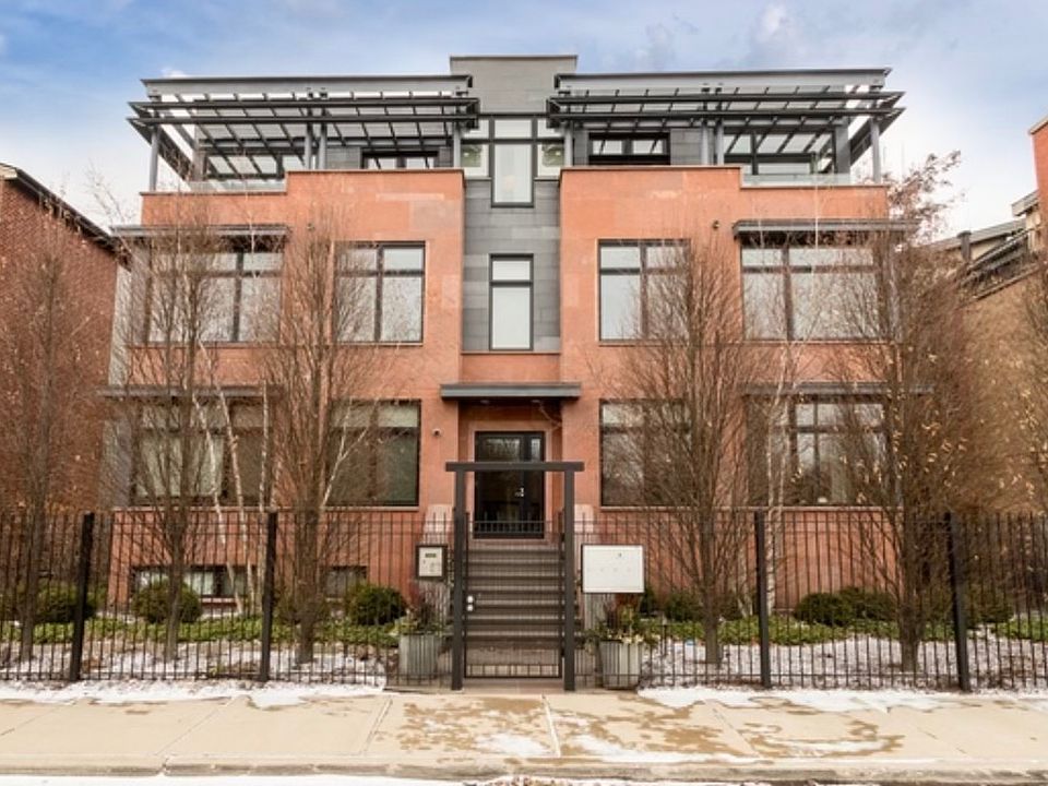 1st image of 2636 N Lakewood Ave #2