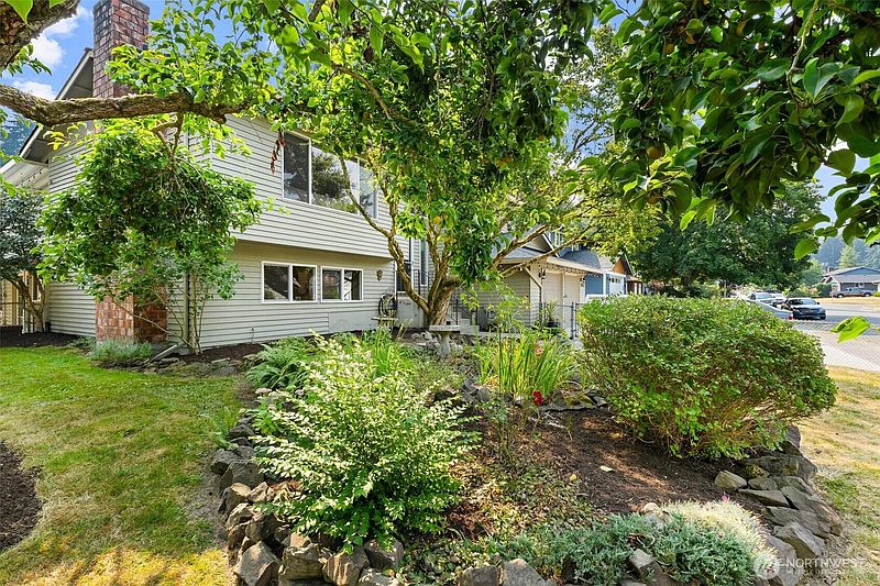 3rd image of 12817 48th Drive SE
