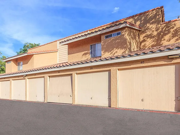 Valley View Apartments — Photo 14