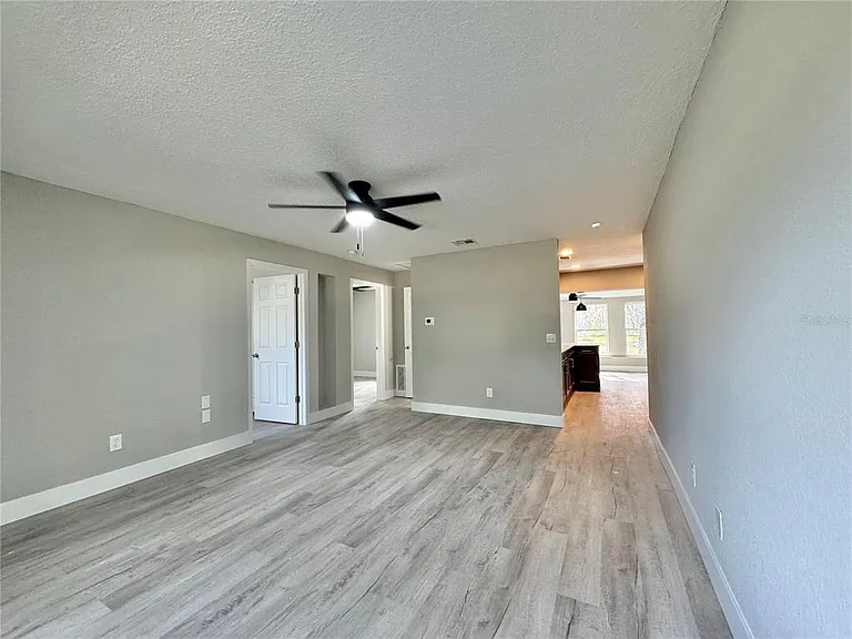 2346 Section Dr — Photo 3