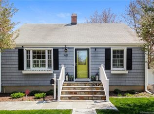 461 S Pine Creek Rd, Fairfield, CT 06824