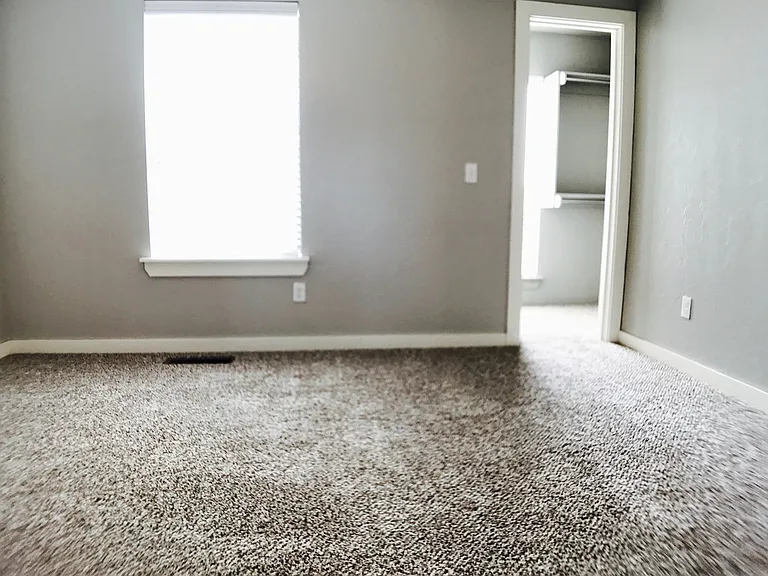 9301 N County Line Rd — Photo 5
