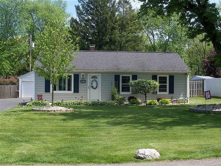 2nd image of 8317 Ellsworth Pl