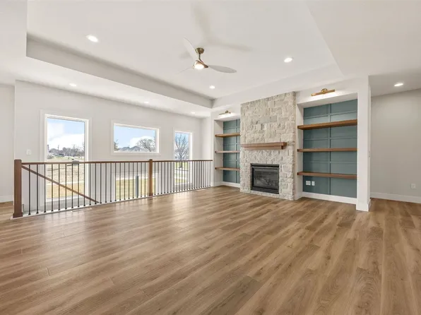 980 17th Ave SW, Mount Vernon, IA 52314