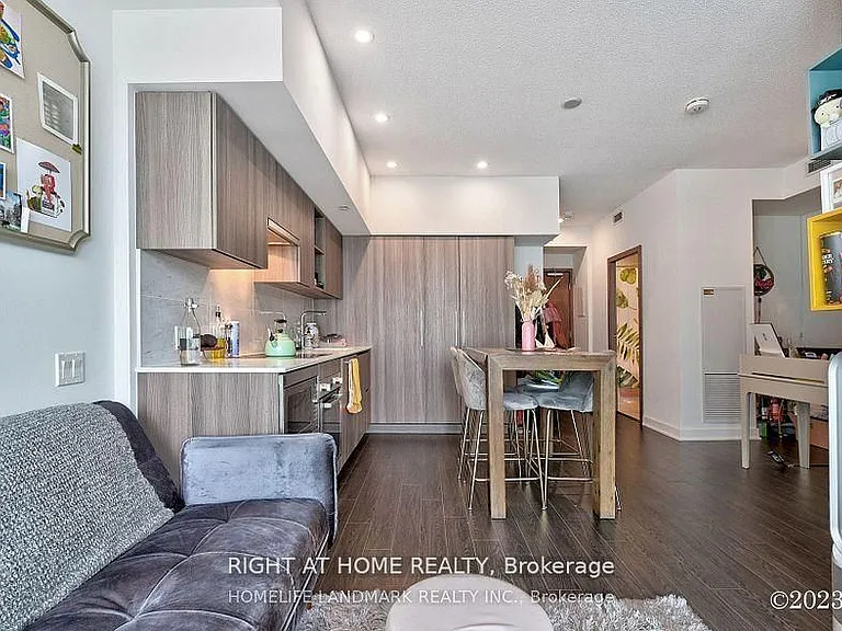 19 Bathurst St #3309 — Photo 9