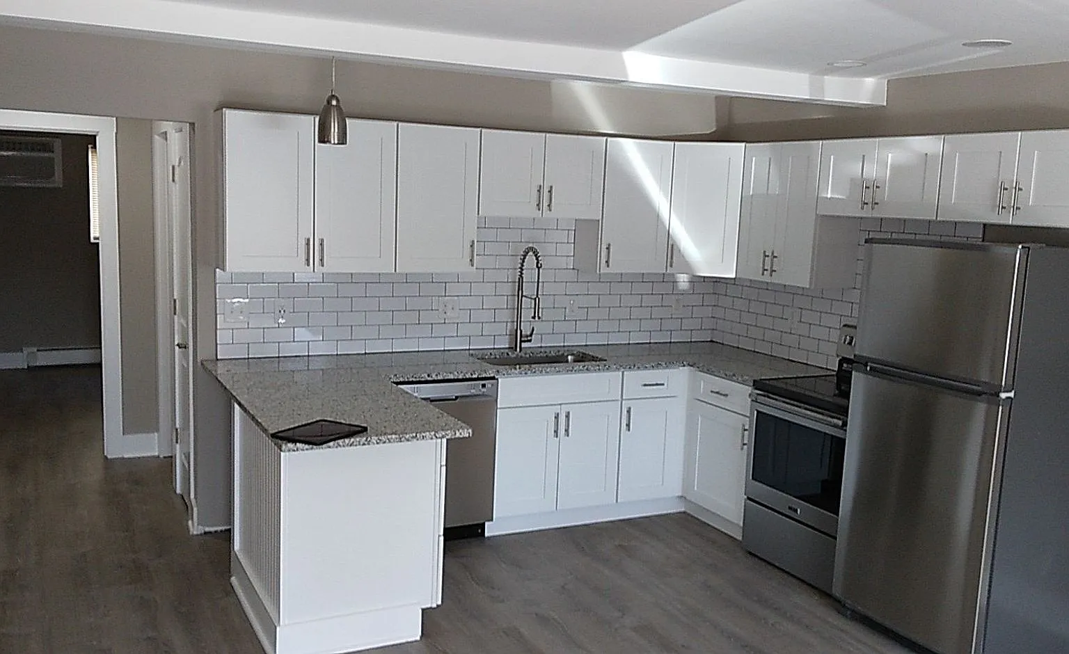 Newly Remodeled 1 Bedroom Apartment 1 Blk from Indiana University National Championship Team! — Photo 2