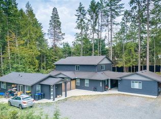 242 Sunningdale Rd E, Qualicum Beach, BC V9K 1L1