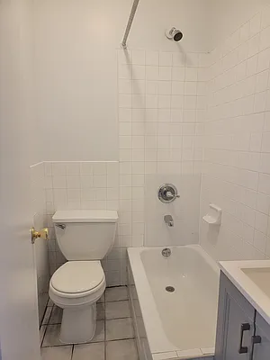 Rented by Avenues Real Estate | media 11