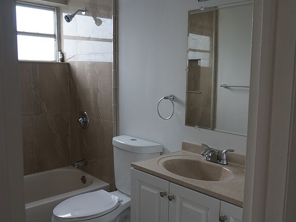 3rd image of 1351 NE 191st St #E401