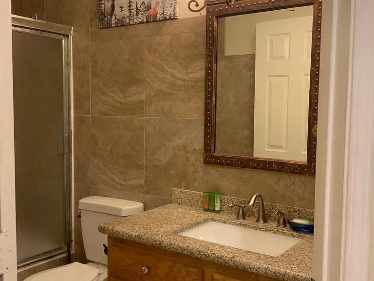 Bathroom & shower bathtub