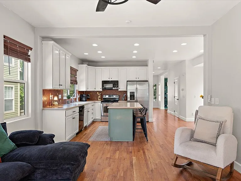 2475 Saint Paul Dr — Photo 11