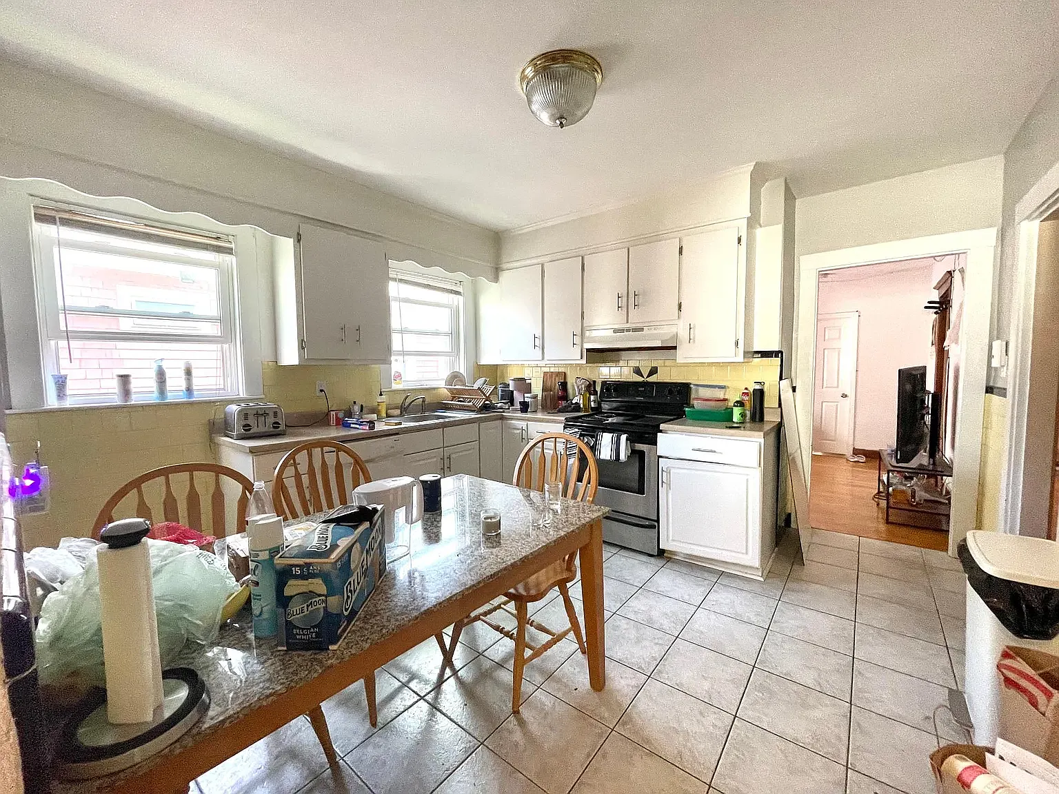 6 bed, 9999 sqft, $8,775 — Photo 4