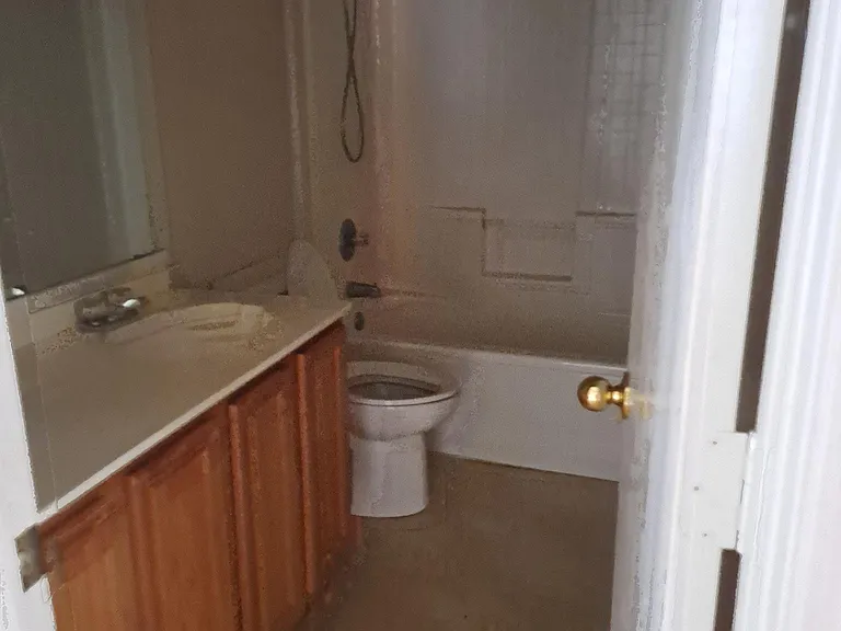 100 Oak Hollow Ln — Photo 10