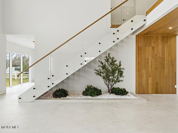 5th image of 46 Whalepond Road